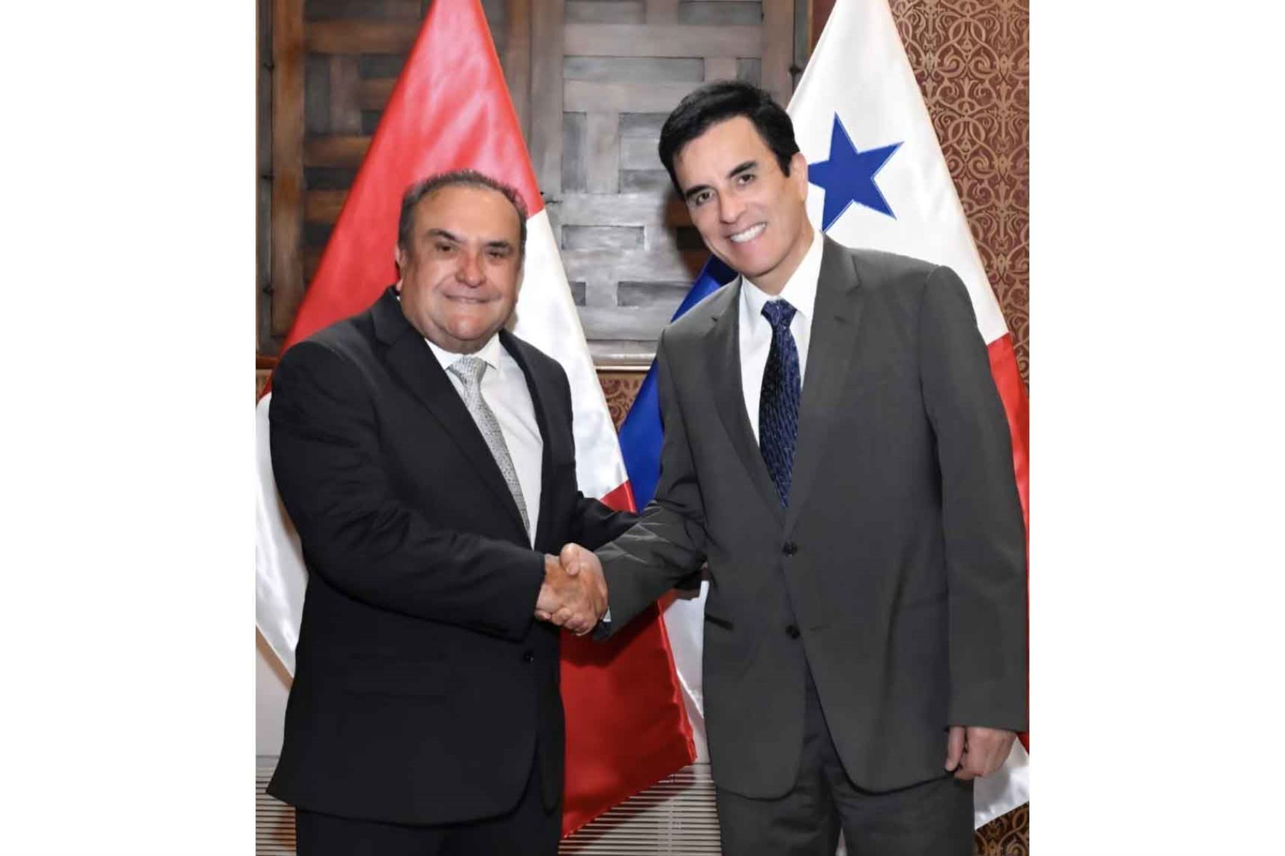 Canciller y embajador de Panamá ratifican intención de fortalecer el diálogo político