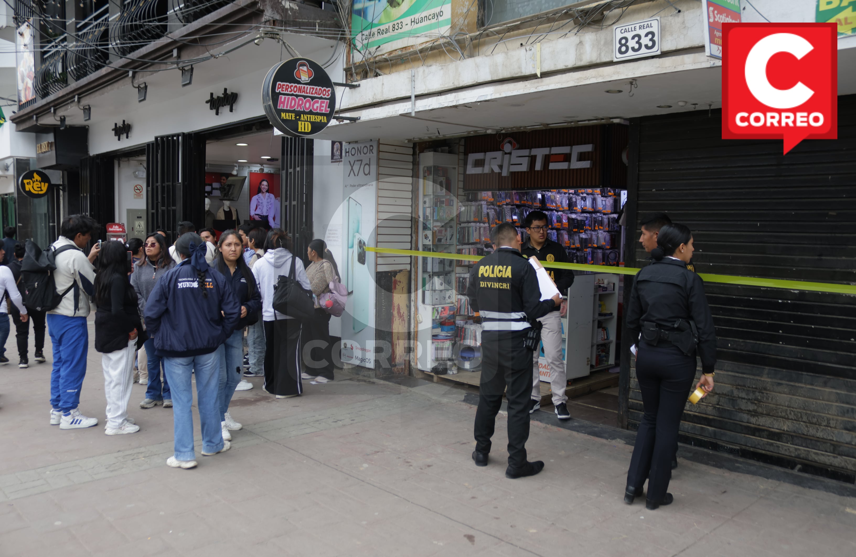 Delincuentes desactivan cámaras para robar 200 mil de céntrica galería de Huancayo