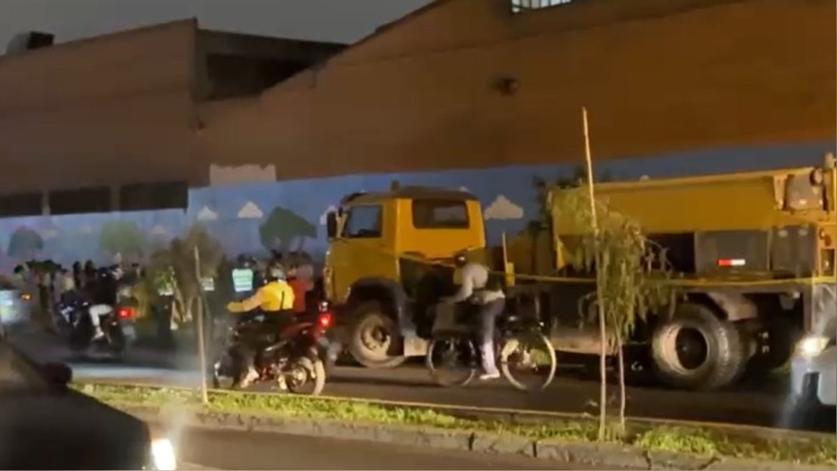 Cercado de Lima: una motociclista murió tras ser atropellada por un camión de carga pesada