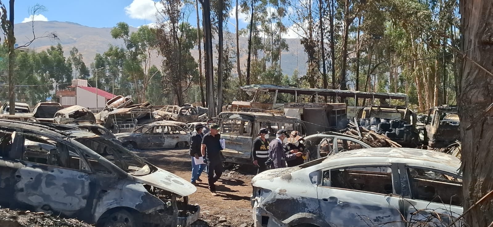 “Cementerio de vehículos calcinados” es depósito de la PNP