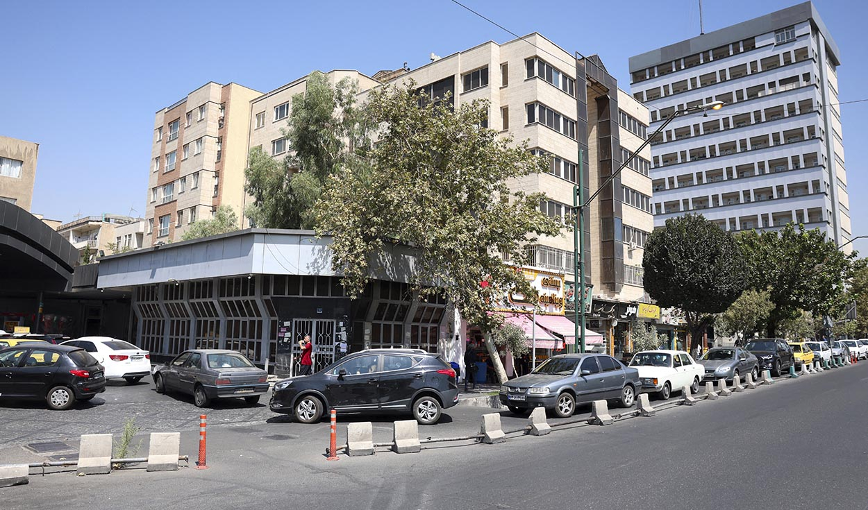 Irán afronta la presión económica de Estados Unidos con largas filas en gasolineras y temor a más protestas