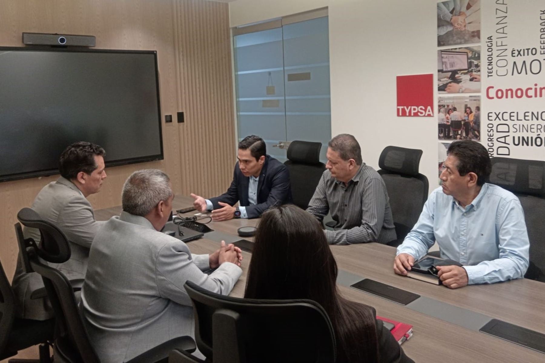 Puerto Maldonado: supervisan avance de expedientes técnicos para obras de drenaje pluvial
