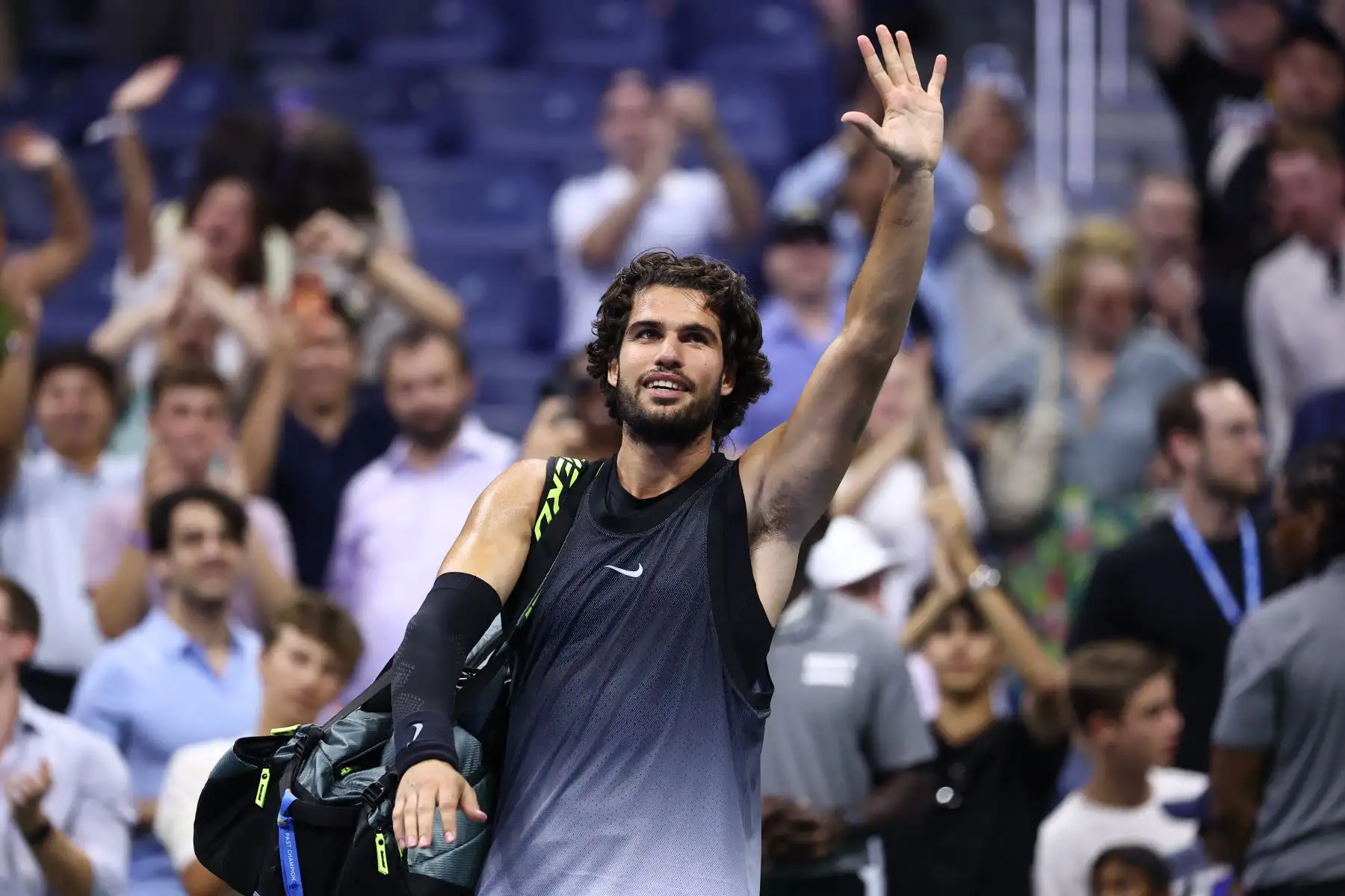 El vigente campeón Carlos Alcaraz se despidió del US Open tras perder ante Ben Shelton