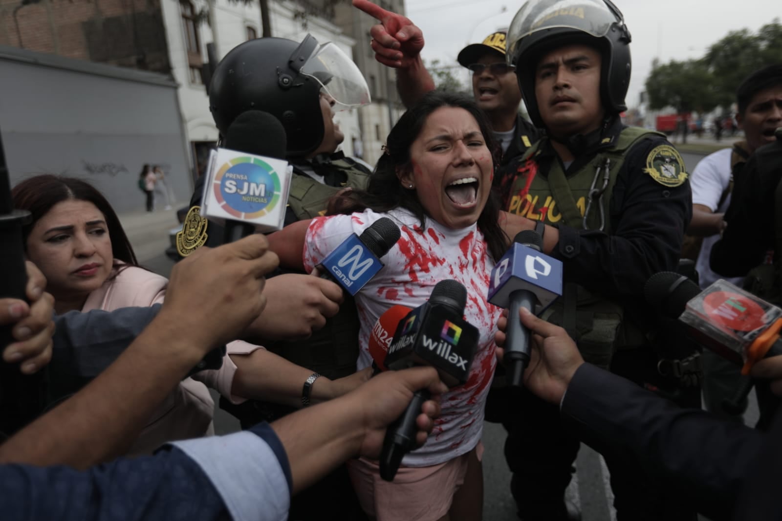 Pepitas: Iber Maraví contrató como auxiliar en su despacho a la revoltosa Zaira Arias