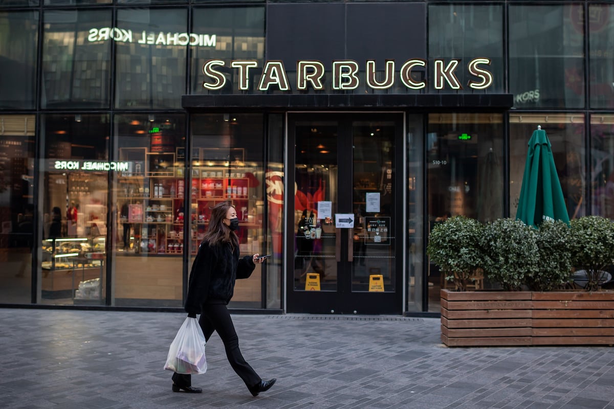 Starbucks apuesta en antídoto contra soledad de la vida digital