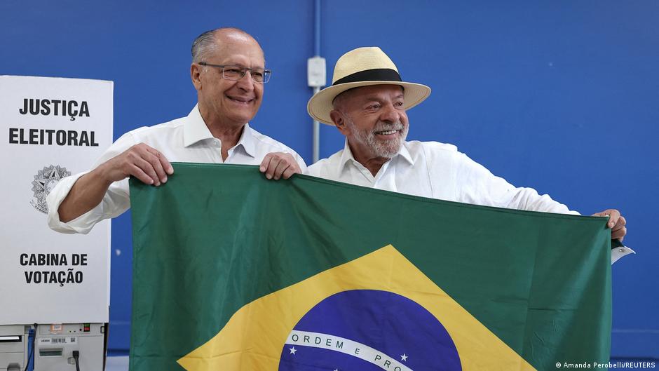 Elecciones en Brasil: ya han votado los principales candidatos, Bolsonaro y Lula da Silva