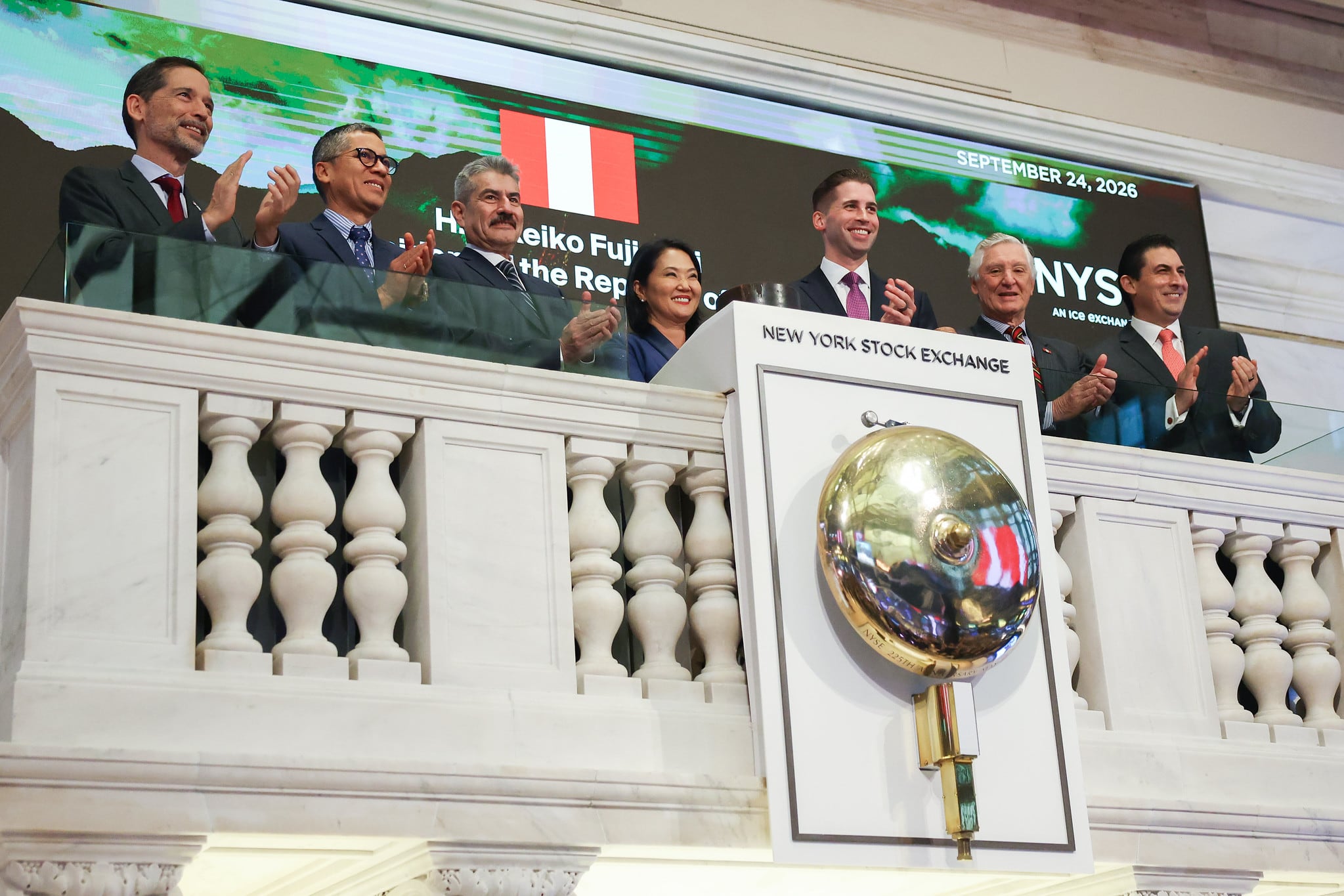 Keiko Fujimori participó en “campanazo” de cierre de la Bolsa de Nueva York