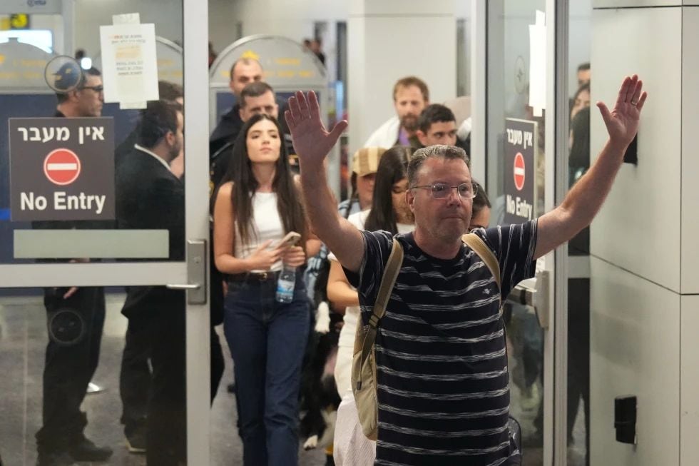 Seguridad aérea bajo escrutinio tras ataque en pleno vuelo a piloto de FlyDubai