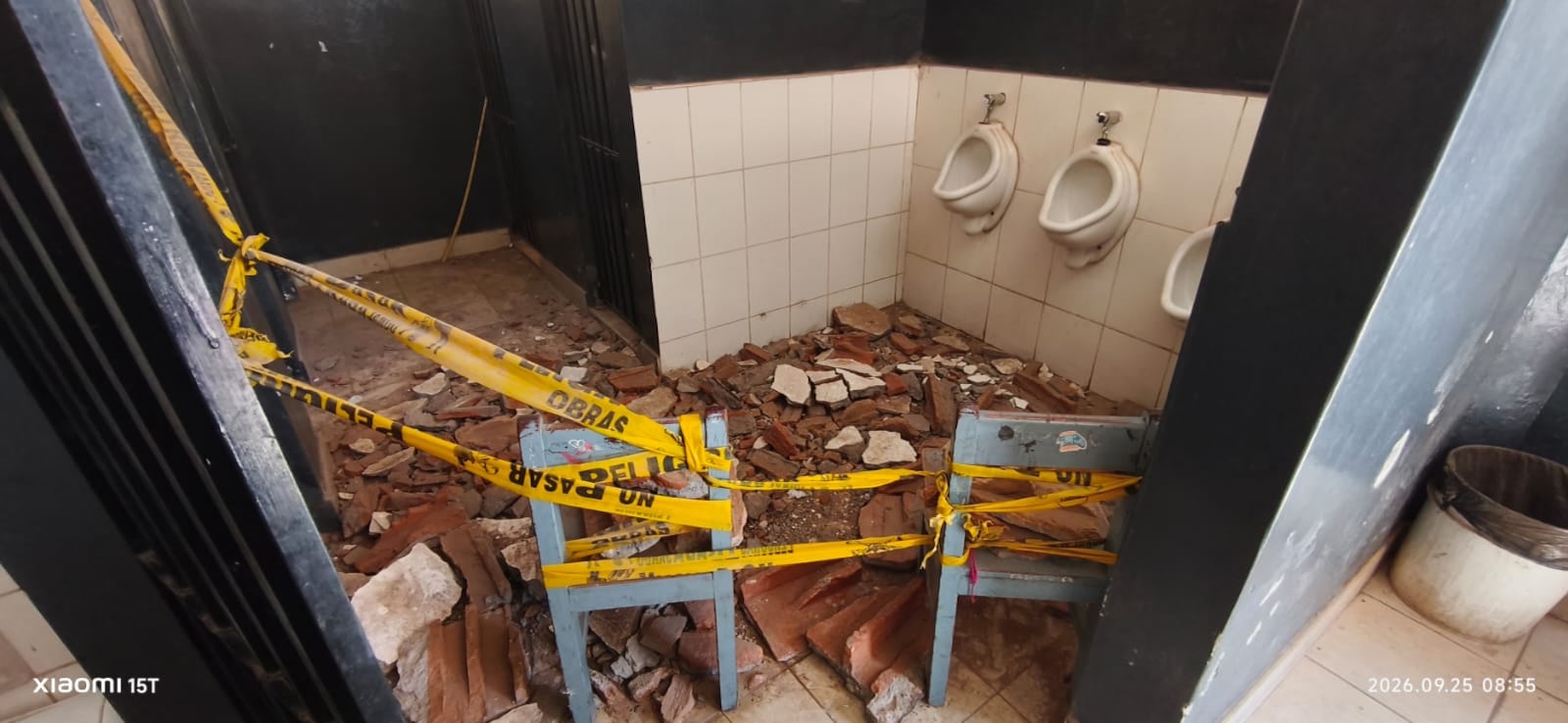 Arequipa: 70 escolares estudian en colegio con techo colapsado y paredes agrietadas