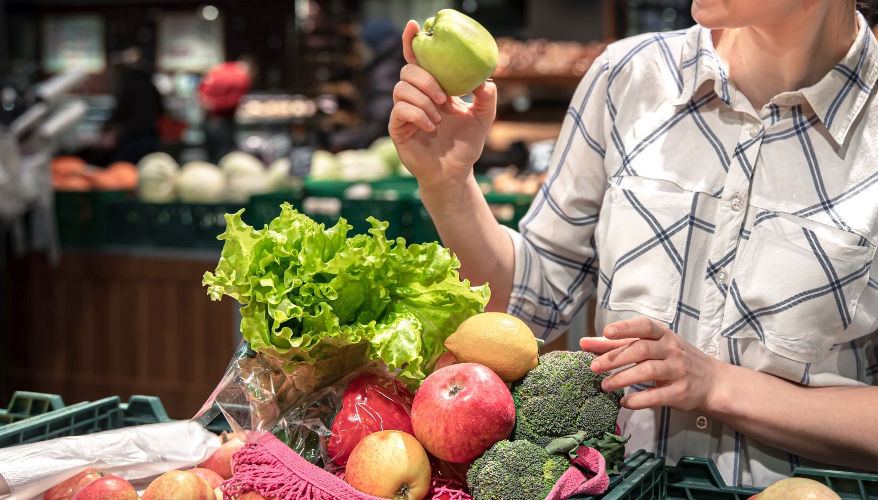 Tres programas de Nueva York que dan incentivos para comprar alimentos saludables