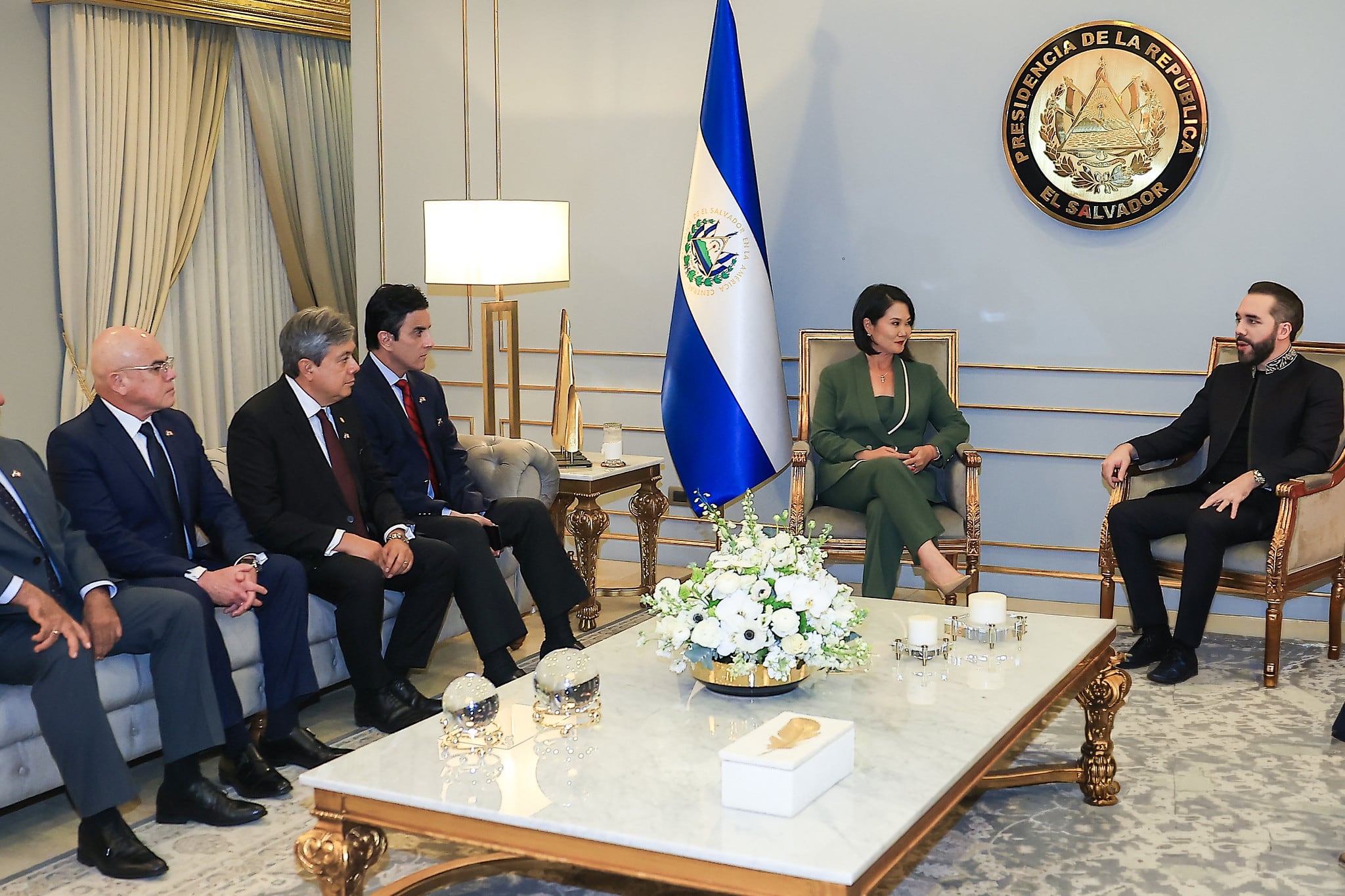 Keiko Fujimori anuncia que entregó invitación formal a Nayib Bukele para visitar el Perú