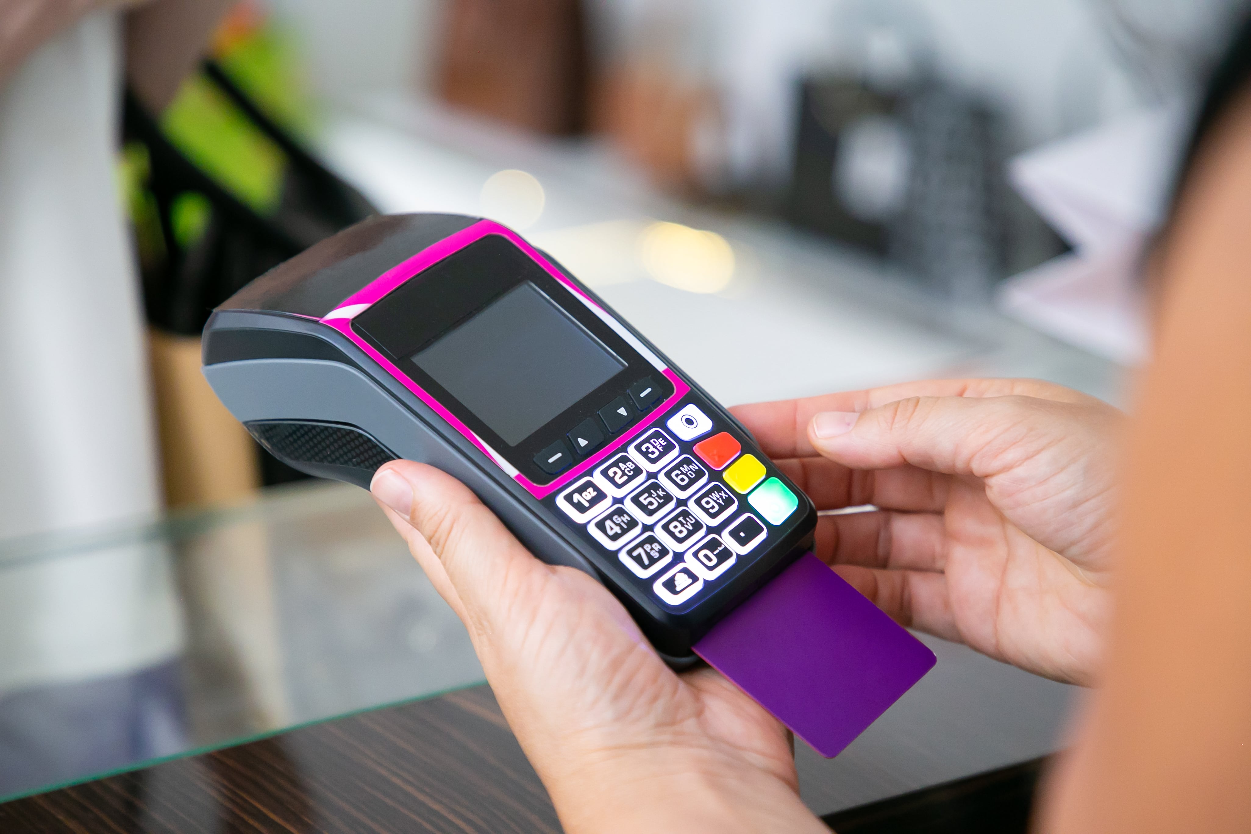 Del POS al celular: cómo cambió la forma de cobrar de los negocios en Perú