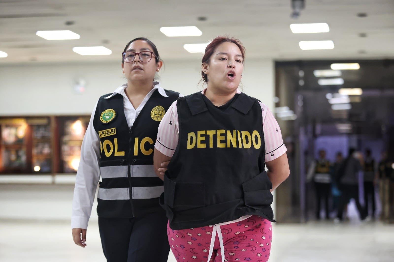 ¡Cayeron la ‘China Yessenia’ y ‘Pimpollo’! Capturan a pareja sospechosa del incendio que mató a diez personas en La Victoria