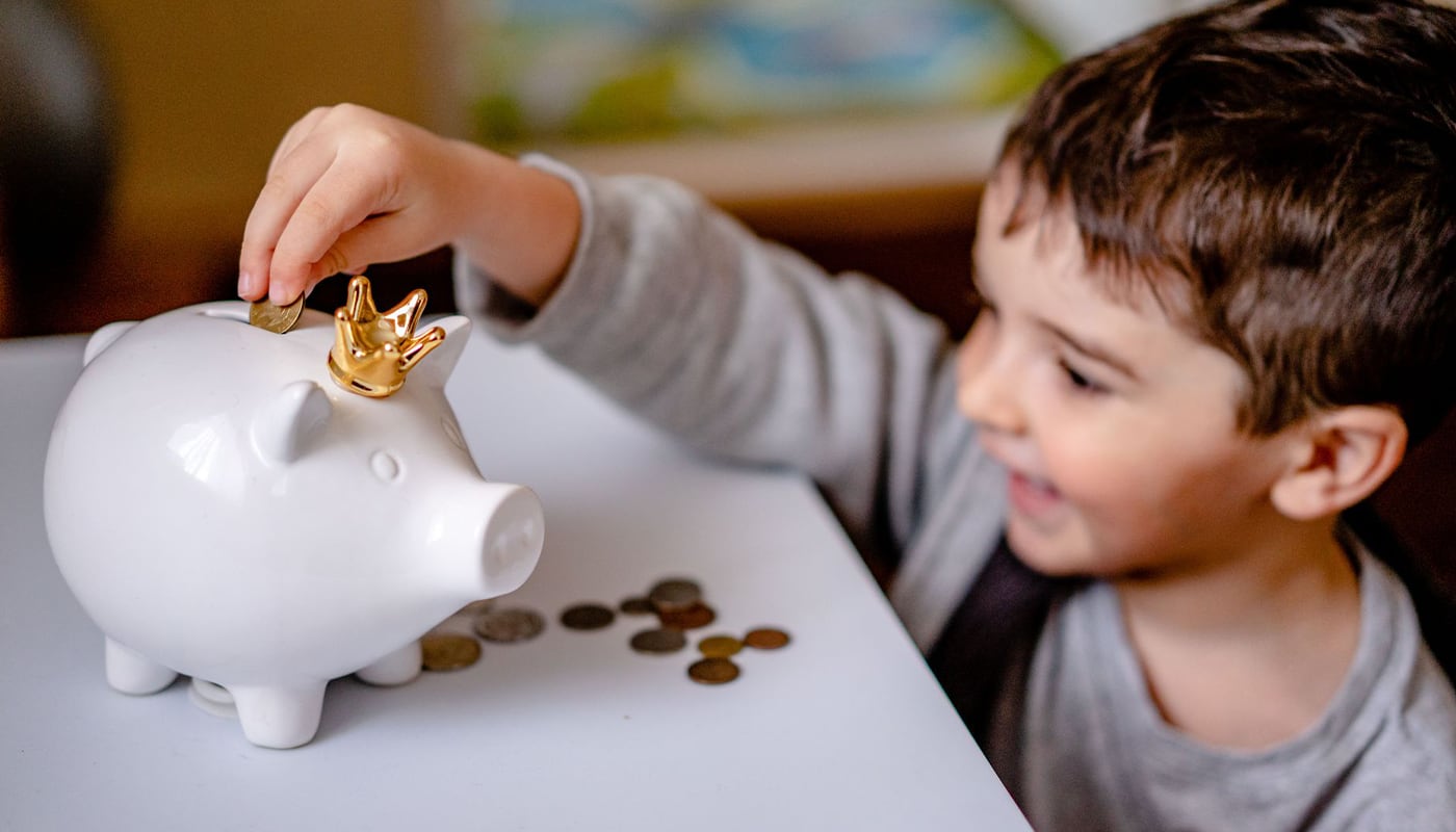 ¿Cómo enseñar a los niños a ahorrar y administrar su dinero según su edad? Sigue estas recomendaciones