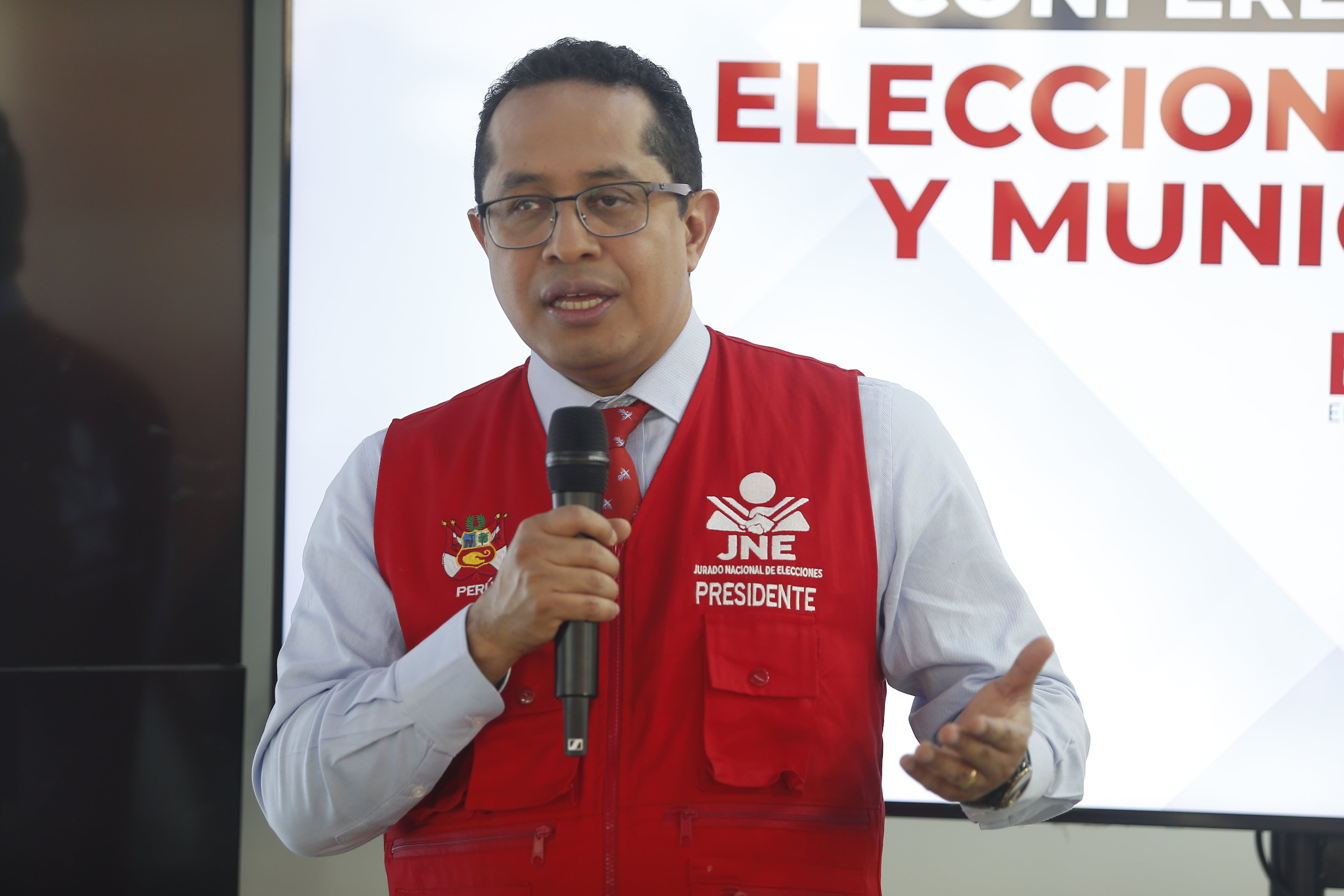 Roberto Burneo: alcaldes pueden continuar en política, pese a prohibición de reelección