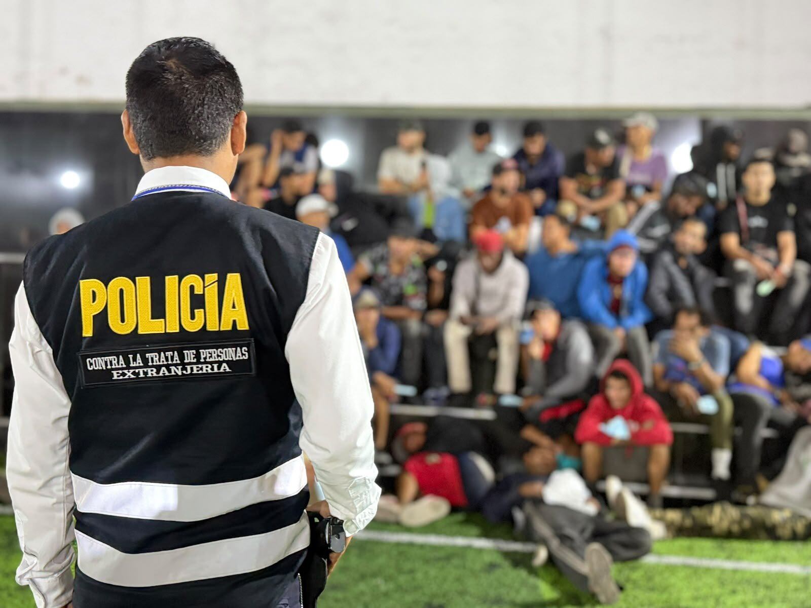 PNP y Migraciones intervienen a más de 500 extranjeros durante operativo realizado en la capital