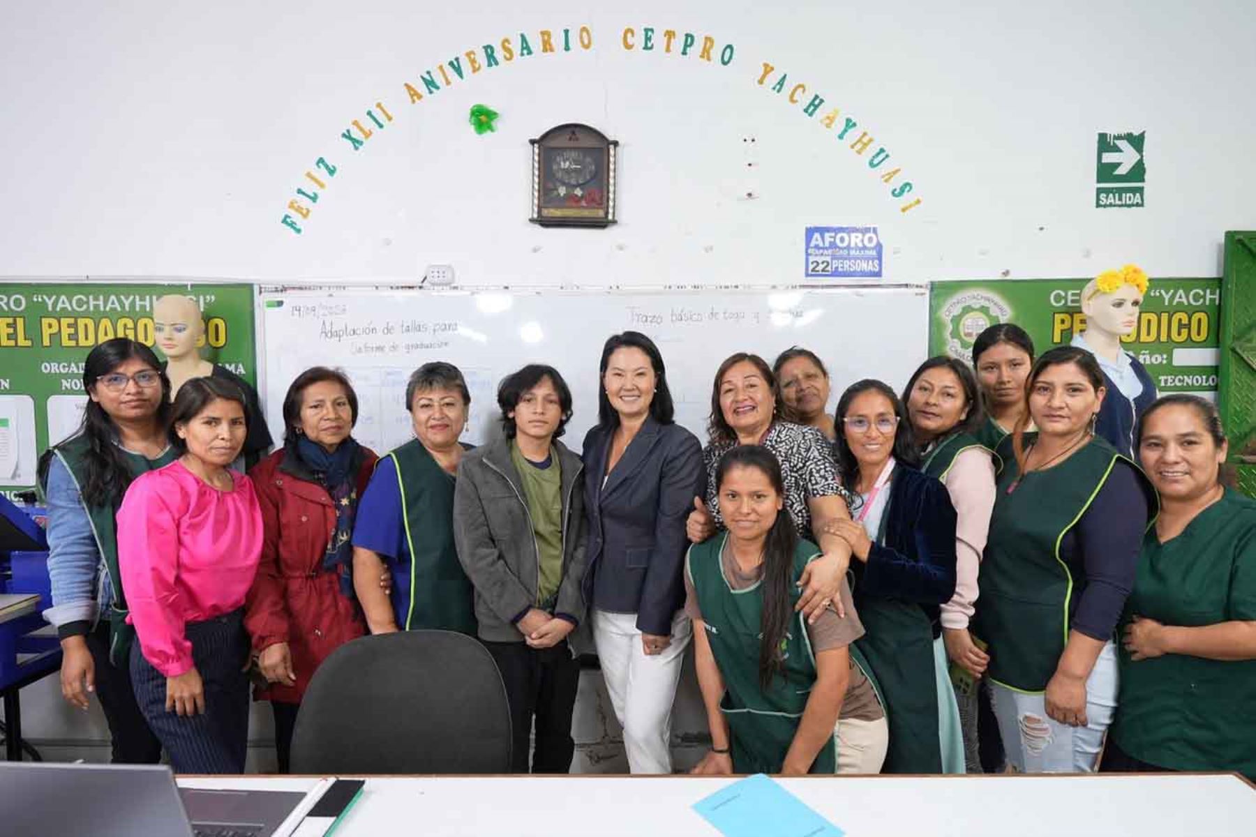 Presidenta inspeccionó Centro de Educación Técnico-Productivo en San Juan de Miraflores