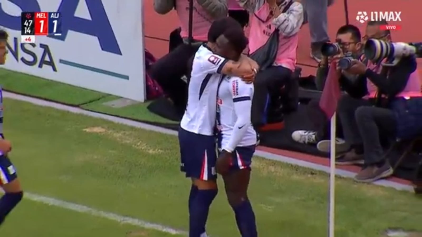 ¡Una obra de arte! Golazo de Eryc Castillo para poner el 1-1 de Alianza Lima vs Melgar