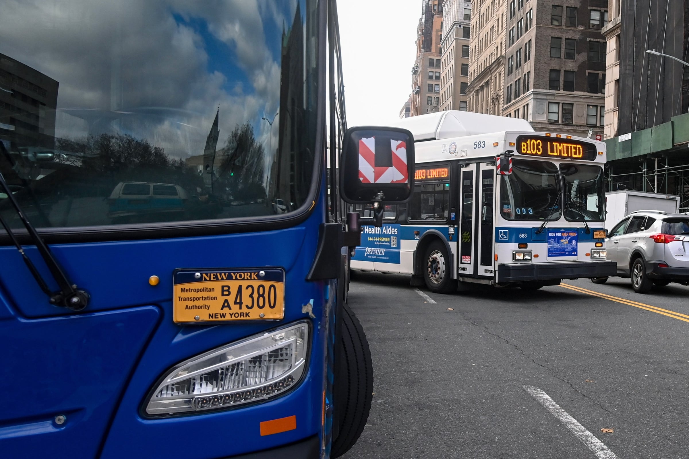 Es oficial, 4 nuevas líneas de los buses de Nueva York ya tienen cámaras automáticas que emiten multas: qué sancionan y cuánto se deberá pagar