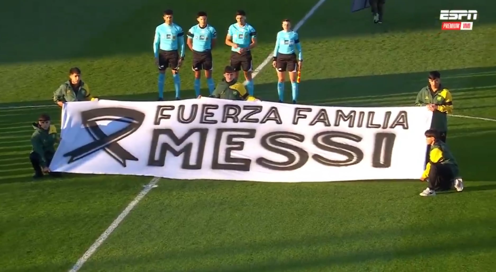 Newell’s rindió homenaje a Jorge Messi con un emotivo minuto de silencio