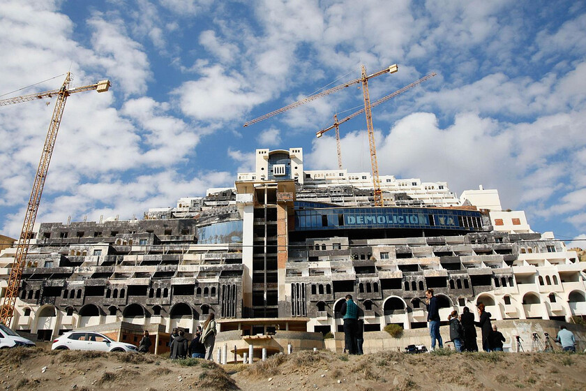 El Algarrobico es el mayor monstruo de la ambición turística desmedida: 411 habitaciones y cero huéspedes