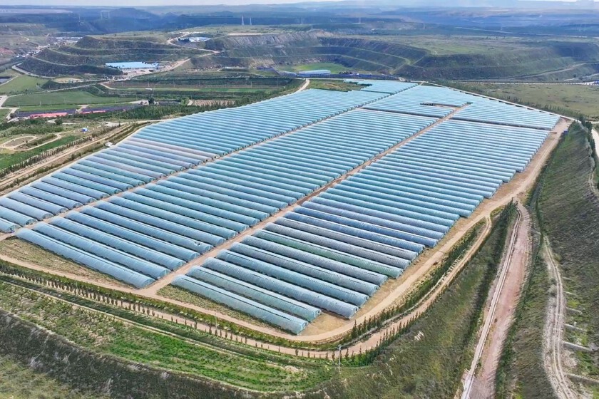 China tiene un problema con las tierras arrasadas por las minas de carbón. Ahora está llenándolas de cultivos e invernaderos