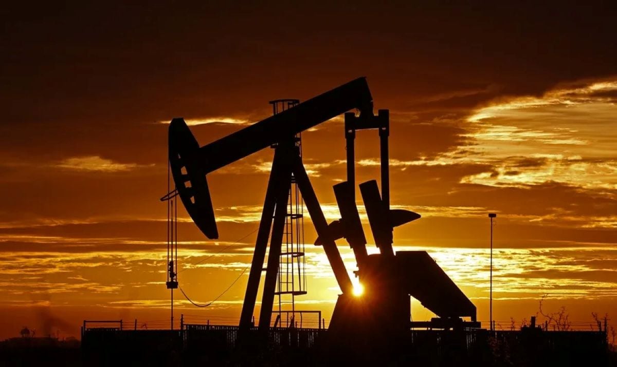 Petróleo cae ante esfuerzos diplomáticos en Oriente Medio