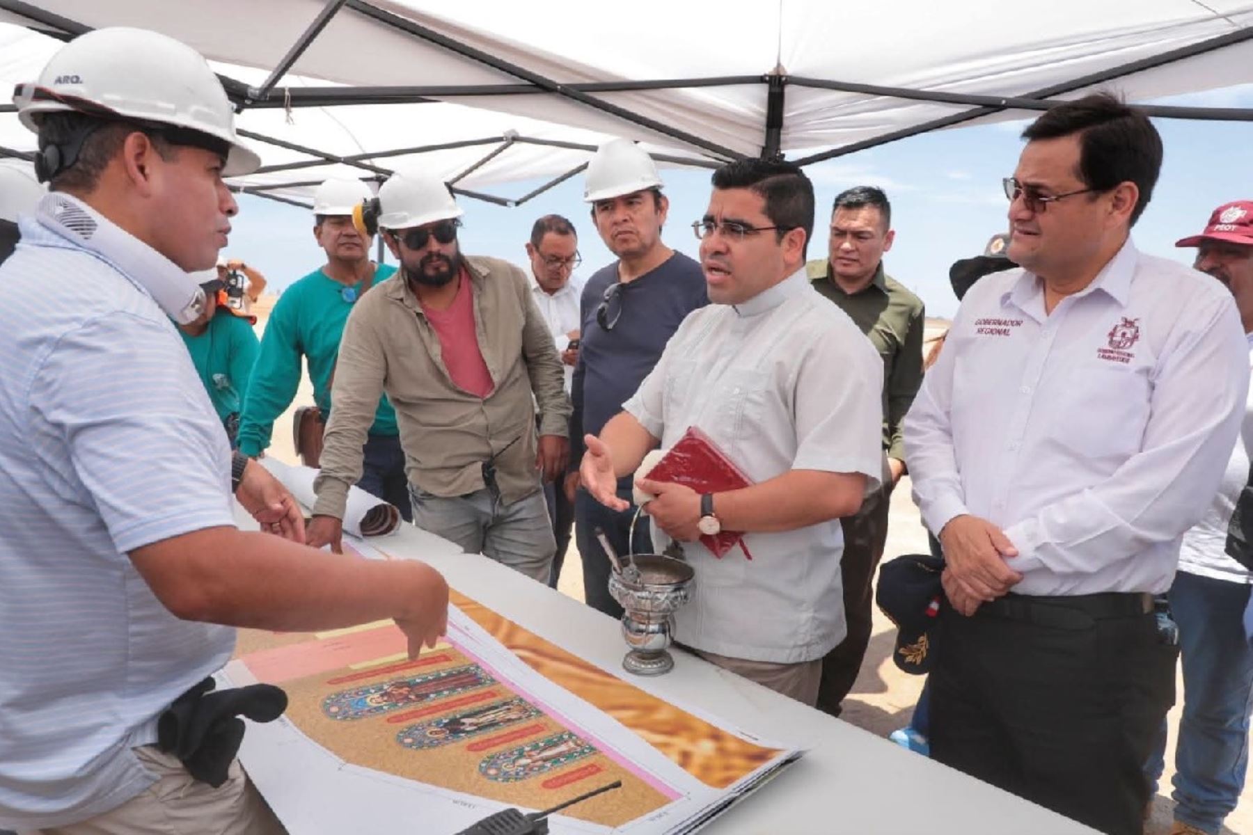 Papa León XIV: con bendición se inició armado de escenario para misa en Pimentel
