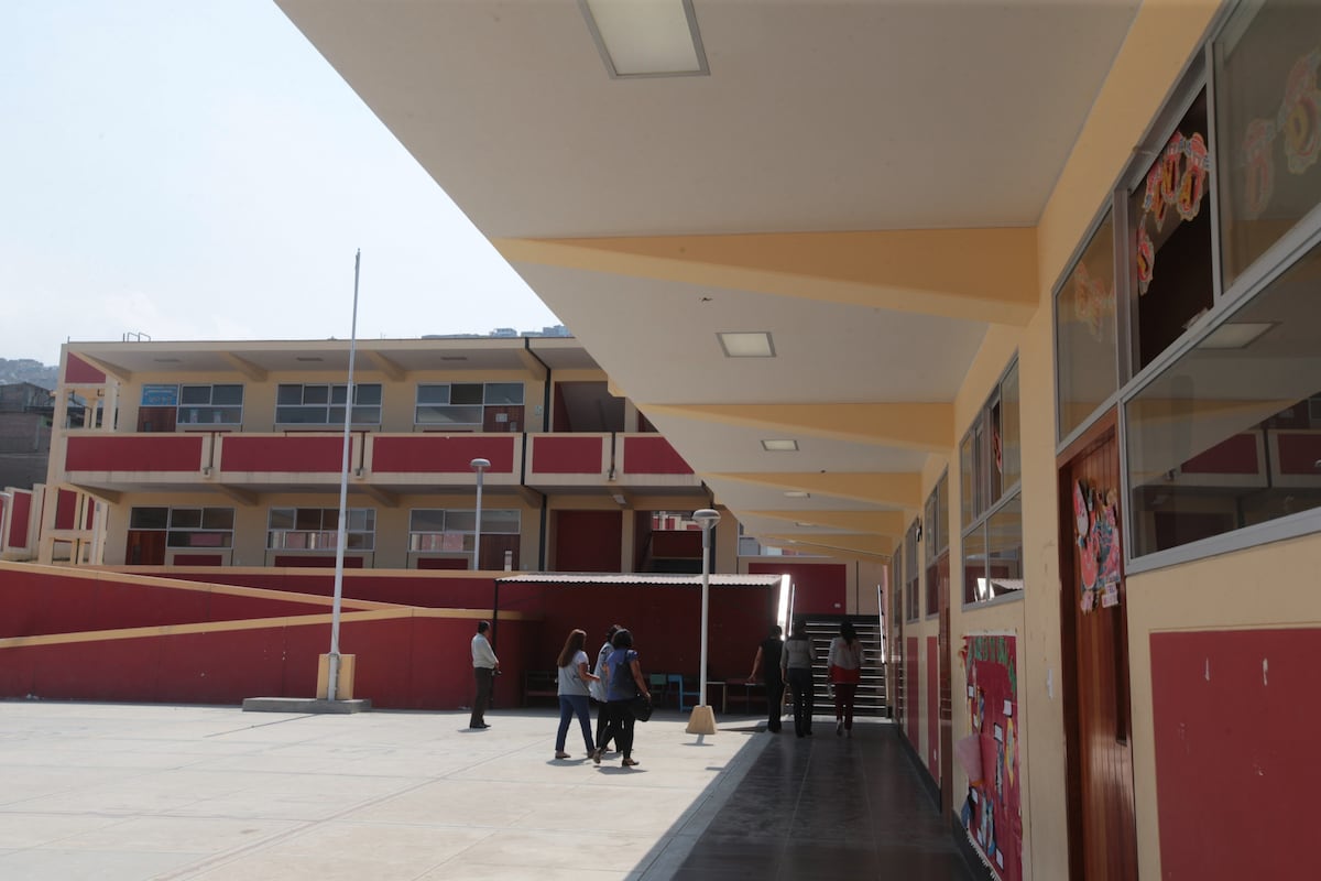 Ministro Chang: se prepara desalojo de inquilinos precarios que ocupan terrenos de colegios