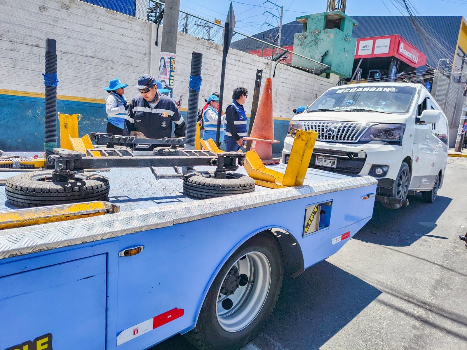 Internan 15 vehículos informales por obstaculizar vías en Arequipa