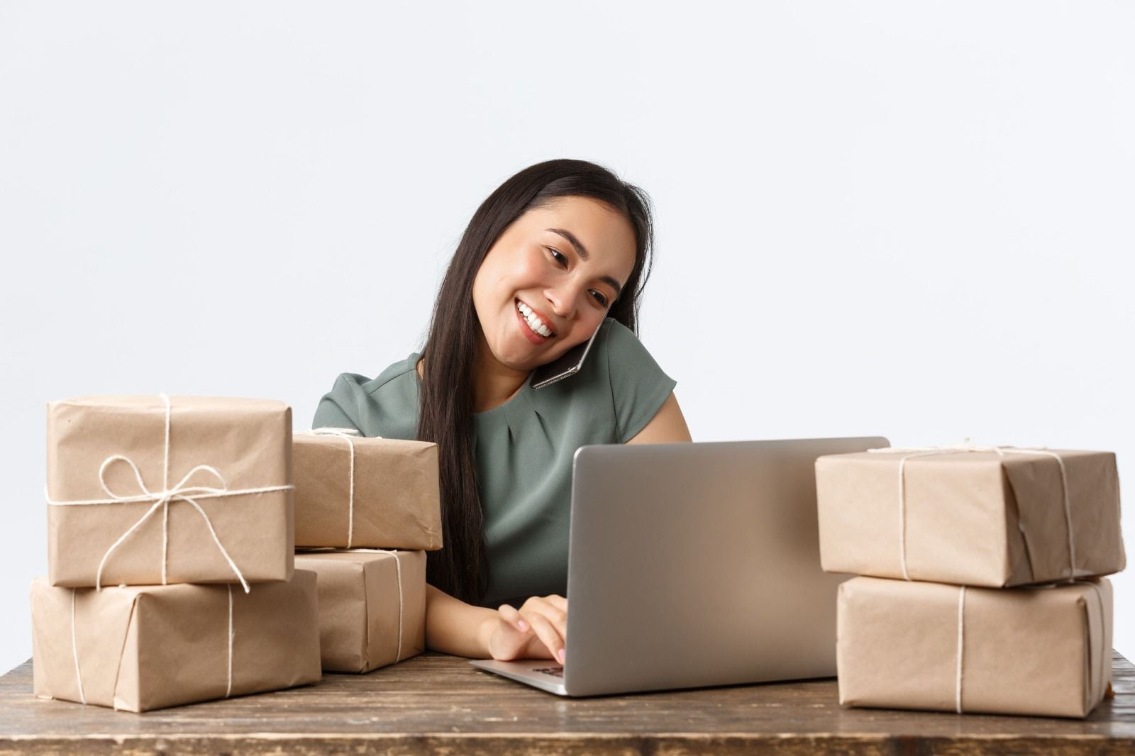 Cómo vender por redes sociales lo que ya no usas: 6 claves para ganar dinero extra