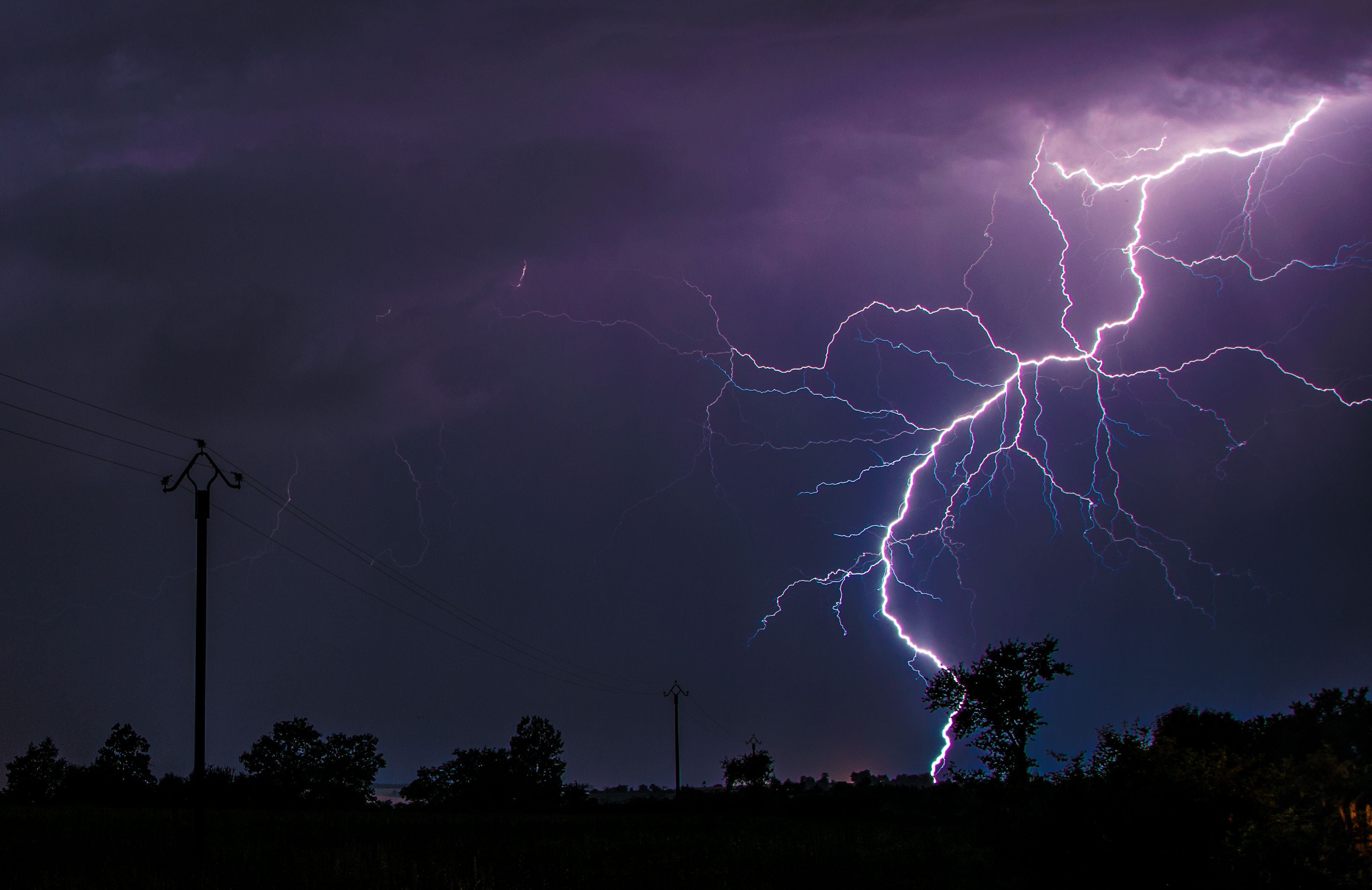 Alerta por tormentas eléctricas en EE. UU.: cómo protegerte de los rayos y en qué consiste la regla 30/30
