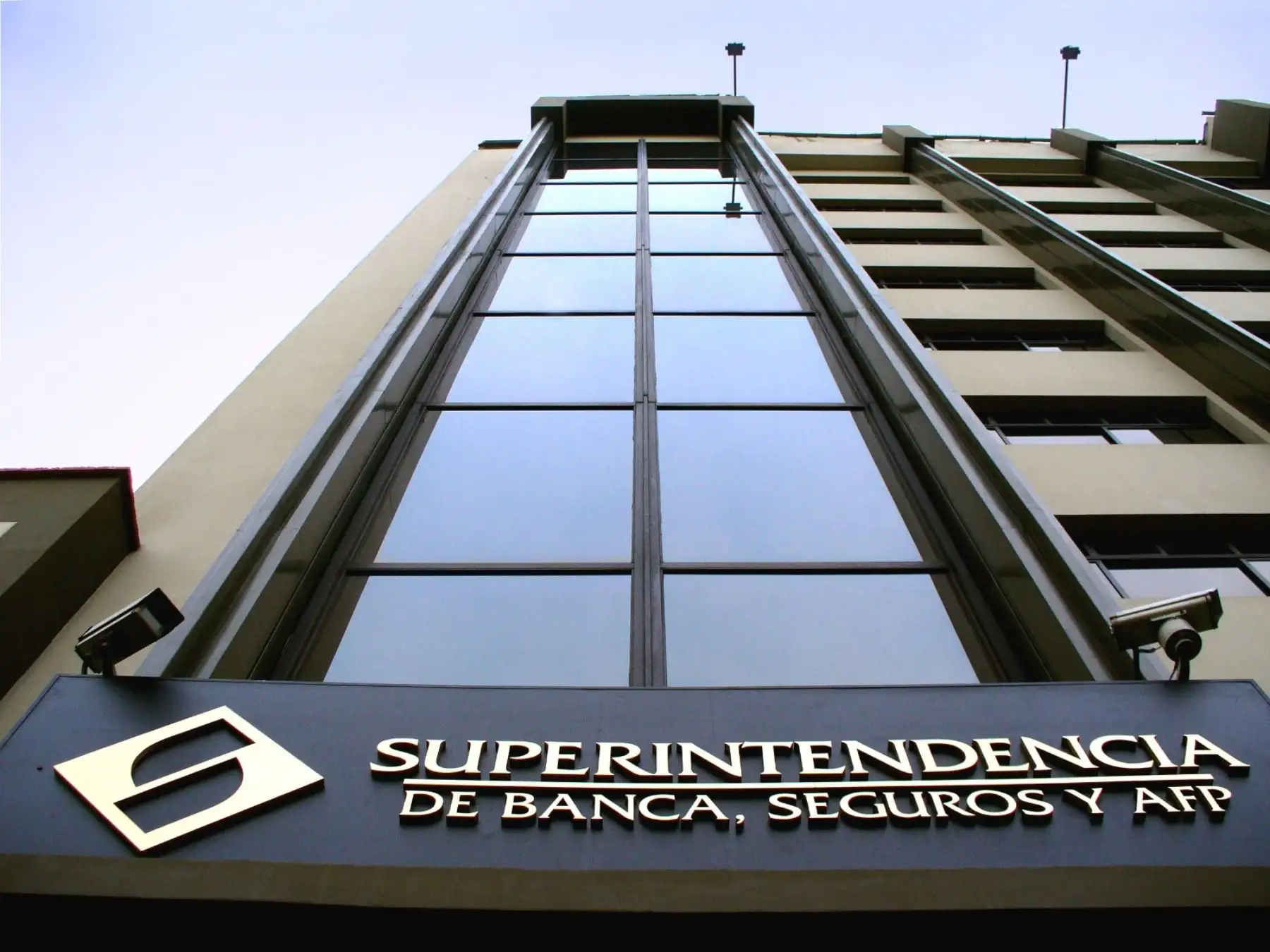 SBS aprueba reglamento sobre gestión del riesgo de sobreendeudamiento en cooperativas