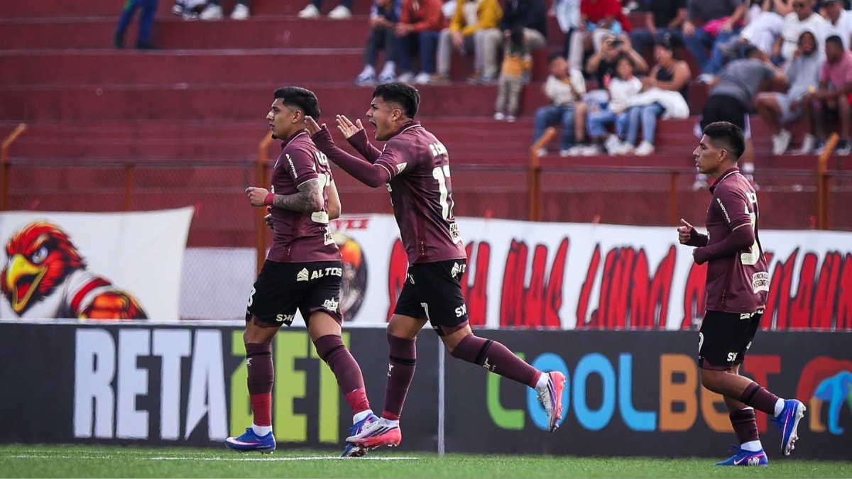 Tremenda remontada: Universitario vence 4-2 a UTC y se coloca como único líder del Torneo Clausura 2026