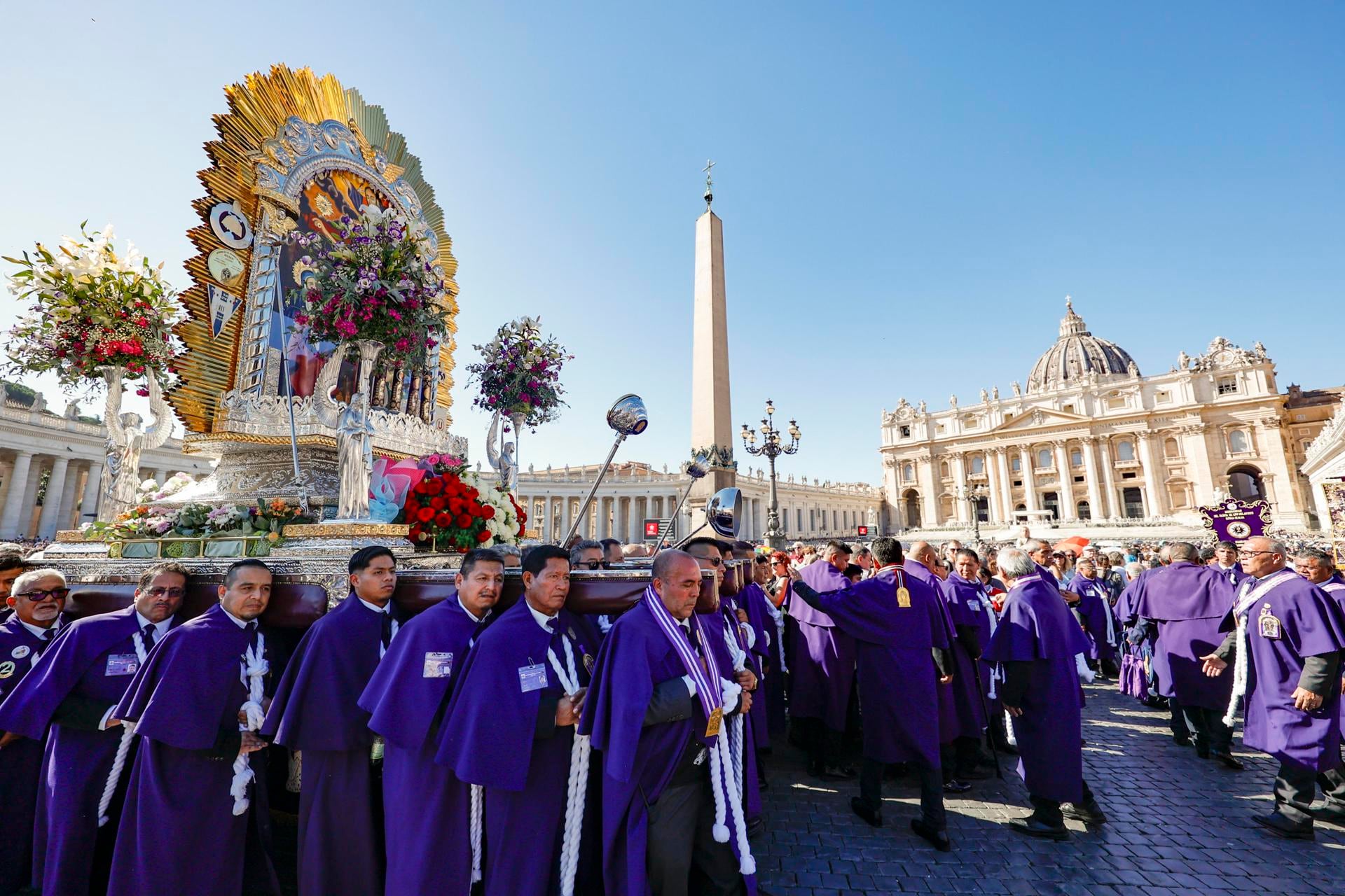 Papa León XIV saluda al Señor de los Milagros en el Vaticano y agradece oraciones por Perú