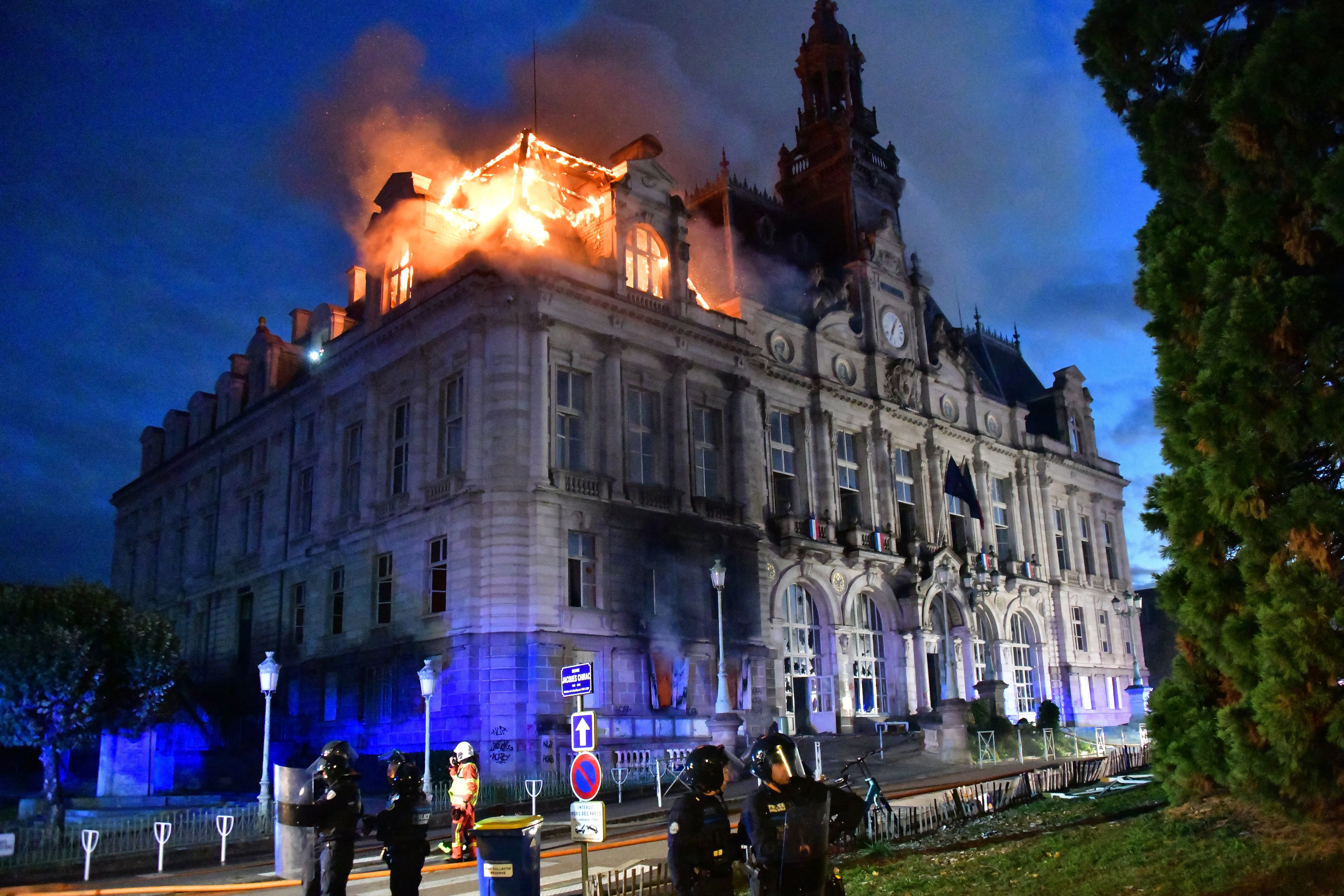 Protestas en Francia: 1.800 detenidos tras saqueos, enfrentamientos e incendios