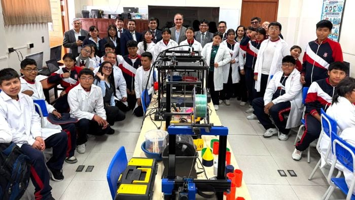 Escolares de Arequipa crean prototipos tecnológicos para resolver problemas de su comunidad