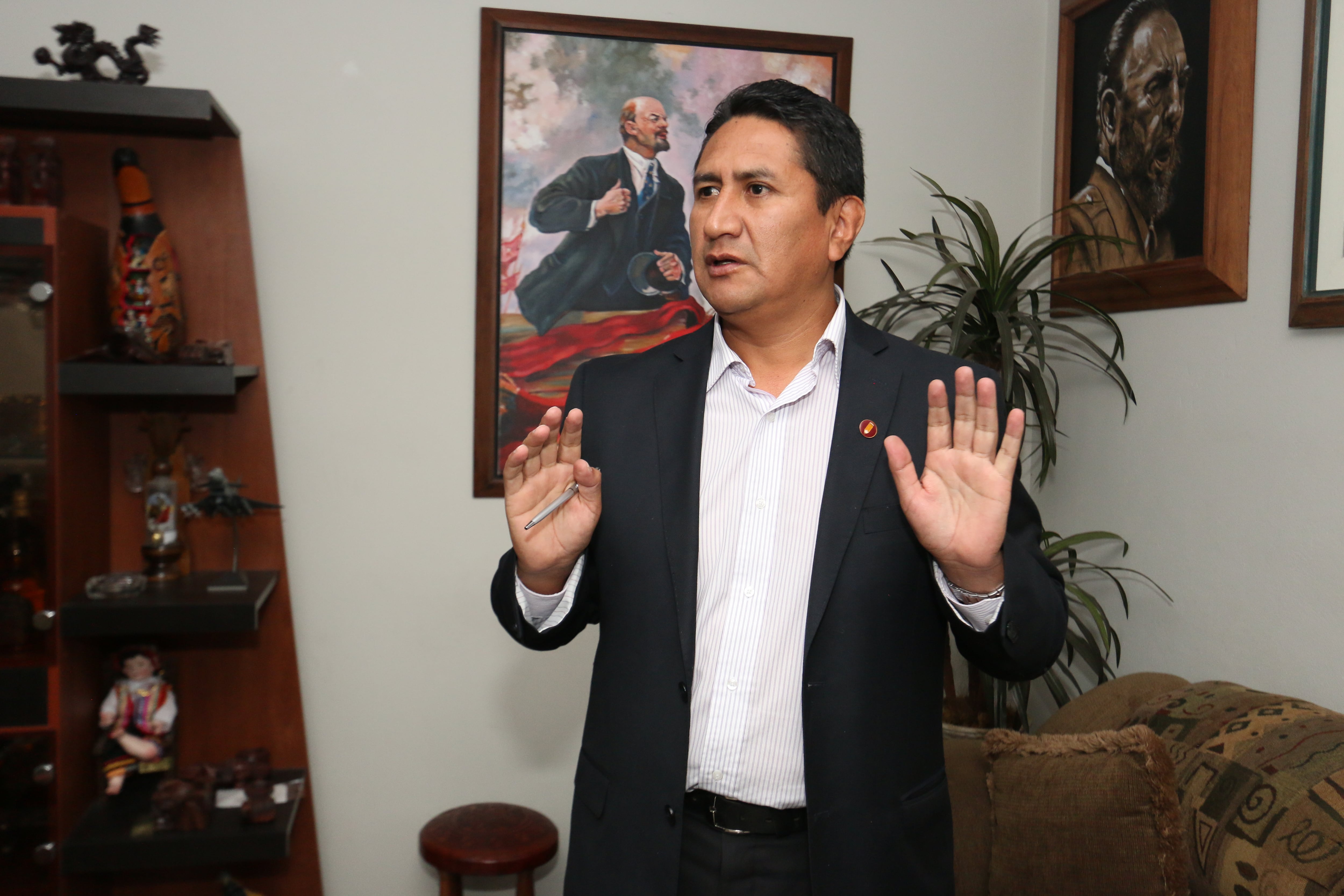 Interpol elimina la orden de captura internacional contra Vladimir Cerrón
