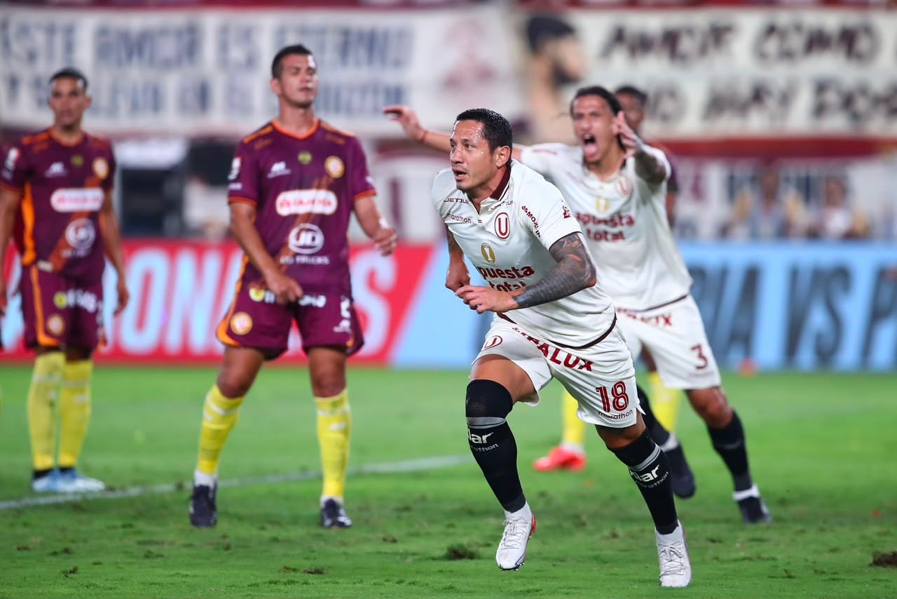 Lapadula y la disciplina fuera de la cancha: Cómo se cuida en la alimentación y cómo es su relación con la interna de Universitario
