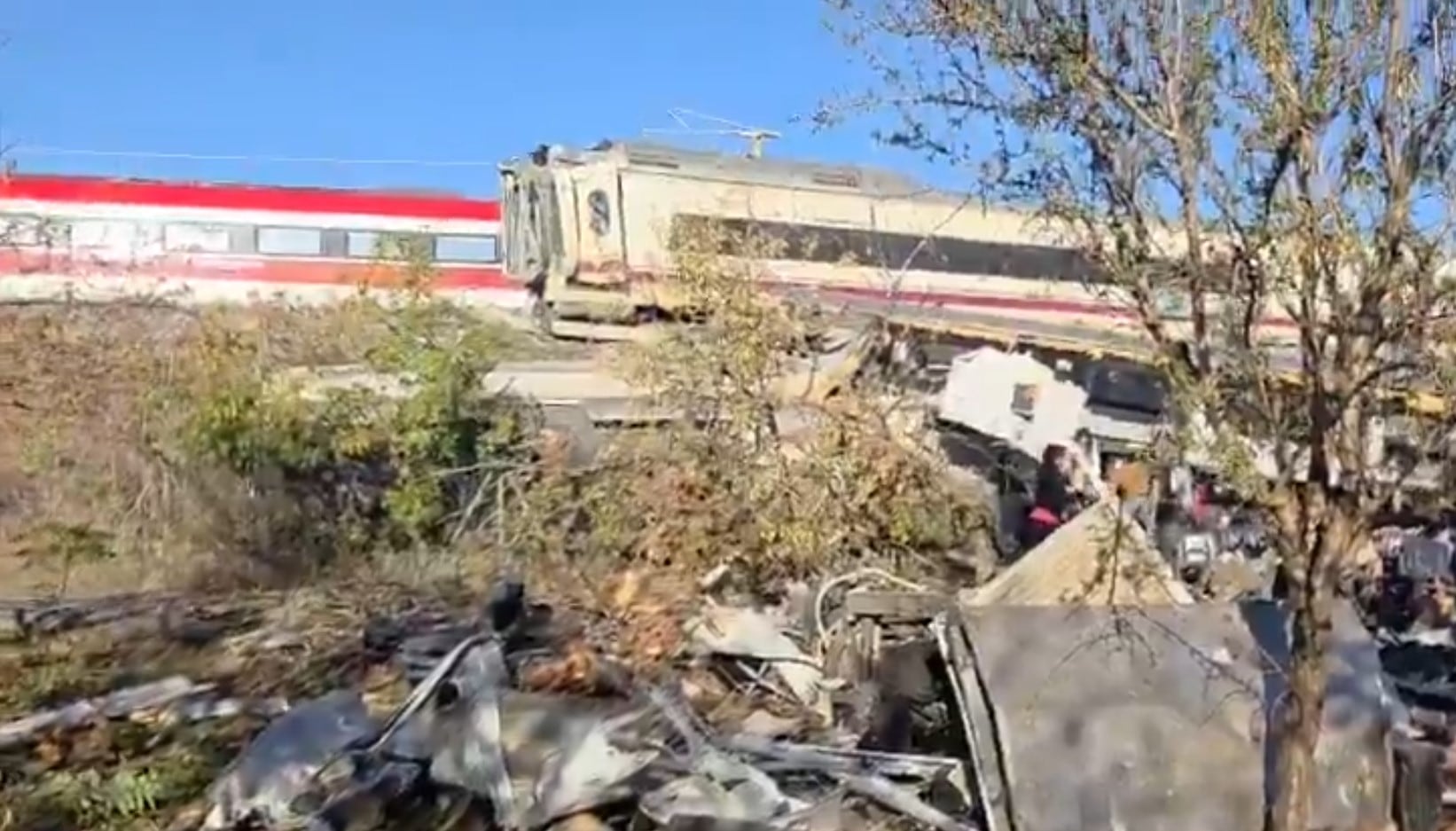 España: choque de dos trenes de alta velocidad deja al menos 30 muertos en Toledo