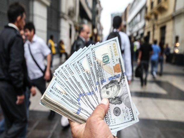 Dólar marca mayor alza en 6 meses por repunte de tasas, ¿se acelerará en octubre?