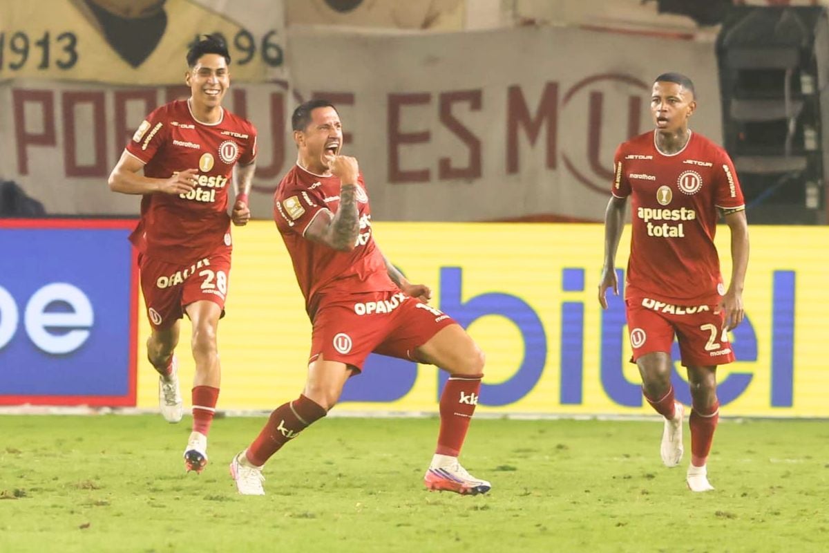 Gianluca Lapadula abre la cuenta para Universitario ante Sporting Cristal | VIDEO