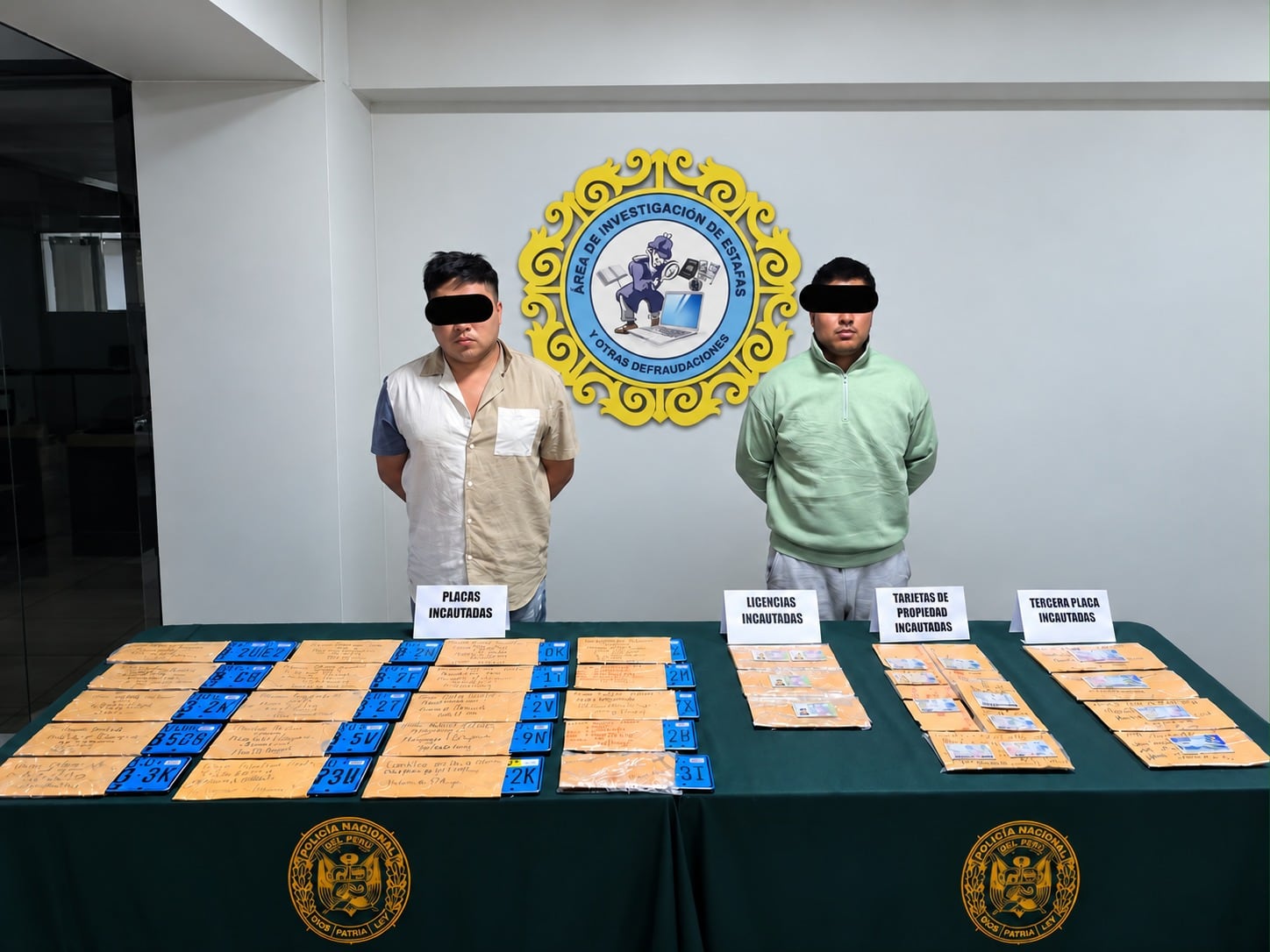 Caen “Los Clonadores de AQP” con placas, licencias y tarjetas de propiedad presuntamente falsas (VIDEO)