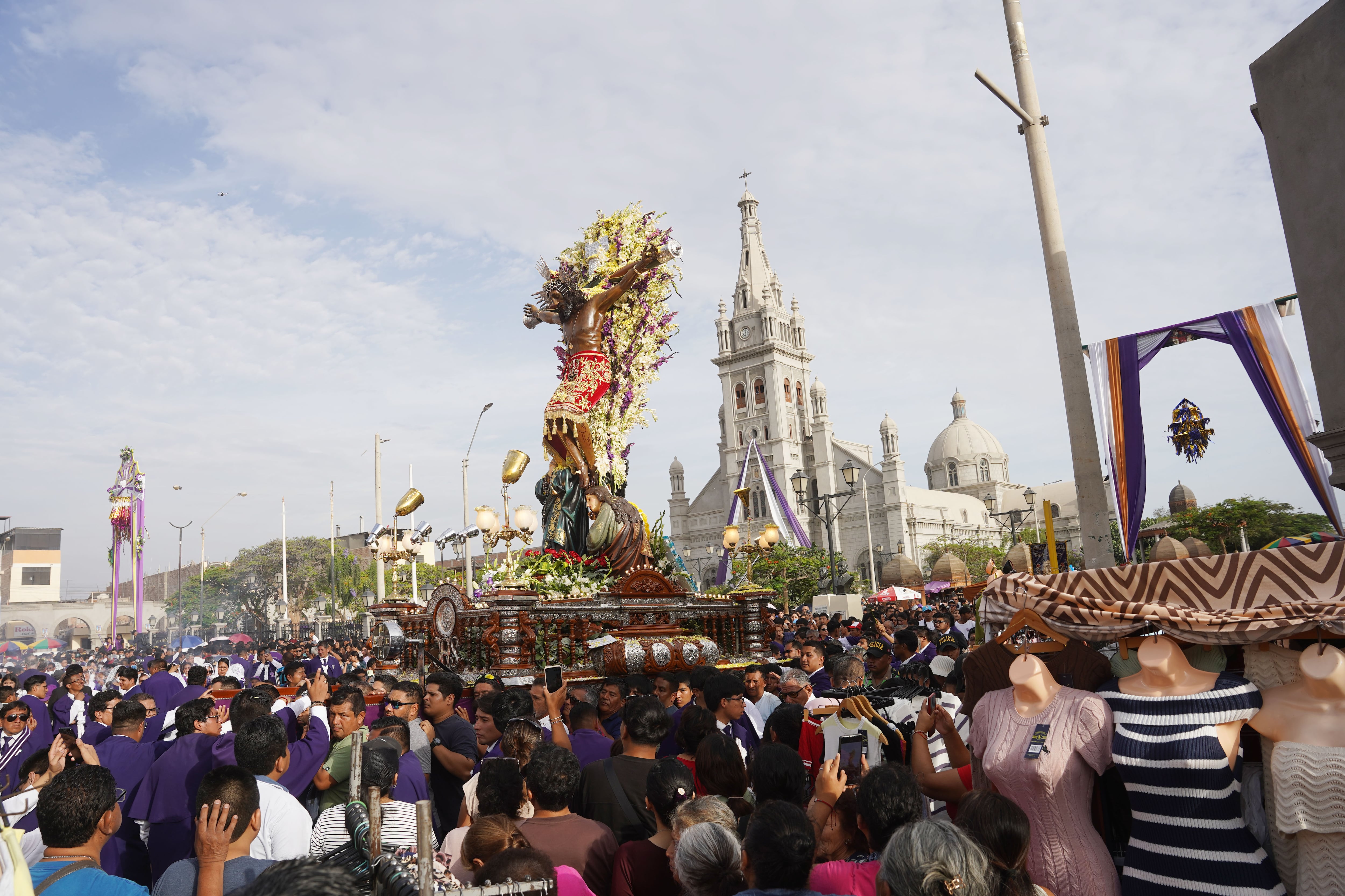 Ica: Señor de Luren fue acompañado por miles y recibió homenajes en su segunda procesión