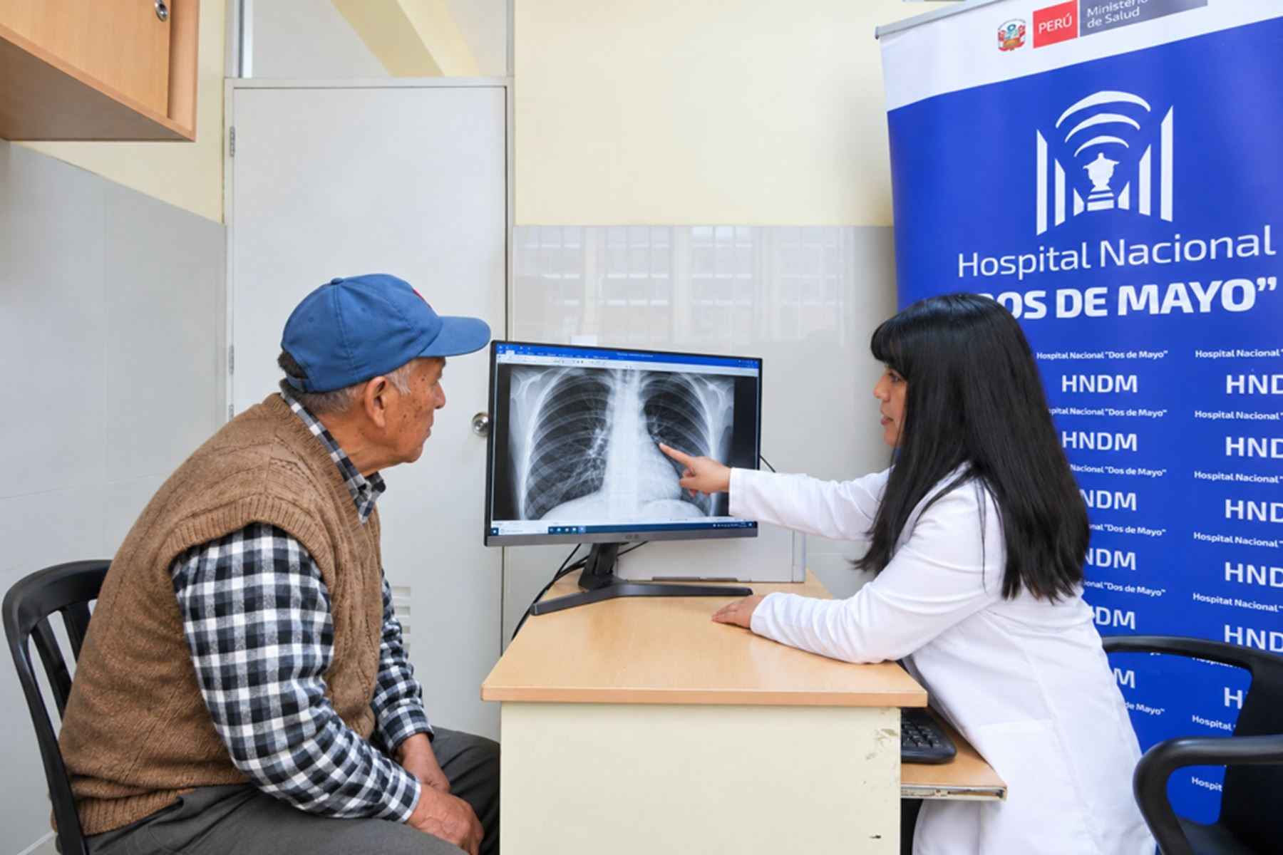 Cáncer de pulmón: médicos dicen cómo detectarlo a tiempo y tratarlo con cirugía robótica