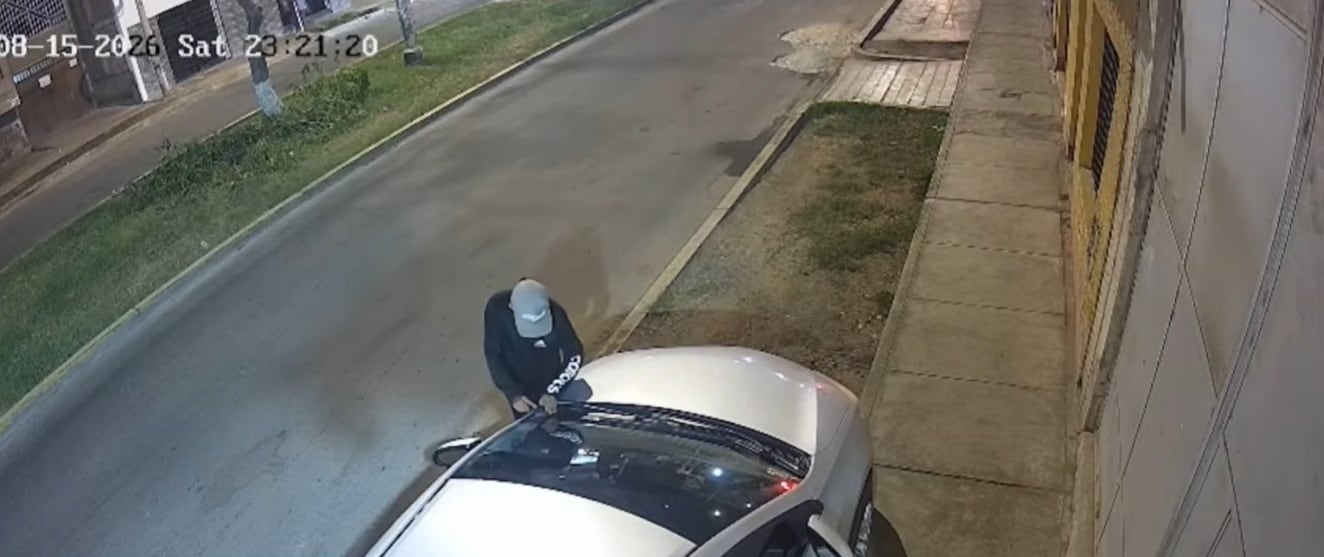 Trujillo: Cámara de seguridad capta a un menor robando autopartes (VIDEO)