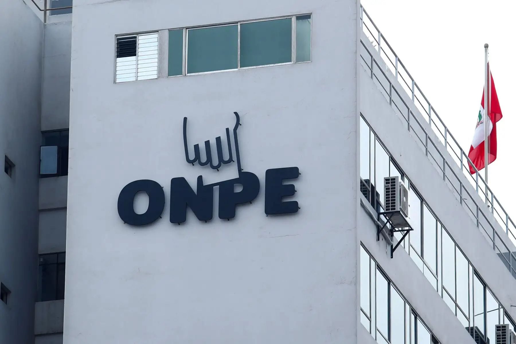 ONPE modifica entrega de credenciales a miembros de mesa tras amenazas contra dos trabajadores