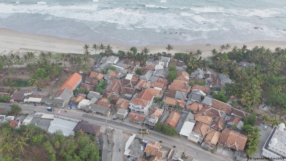 Terremoto de magnitud 7,7 en Indonesia, ordenan evacuaciones