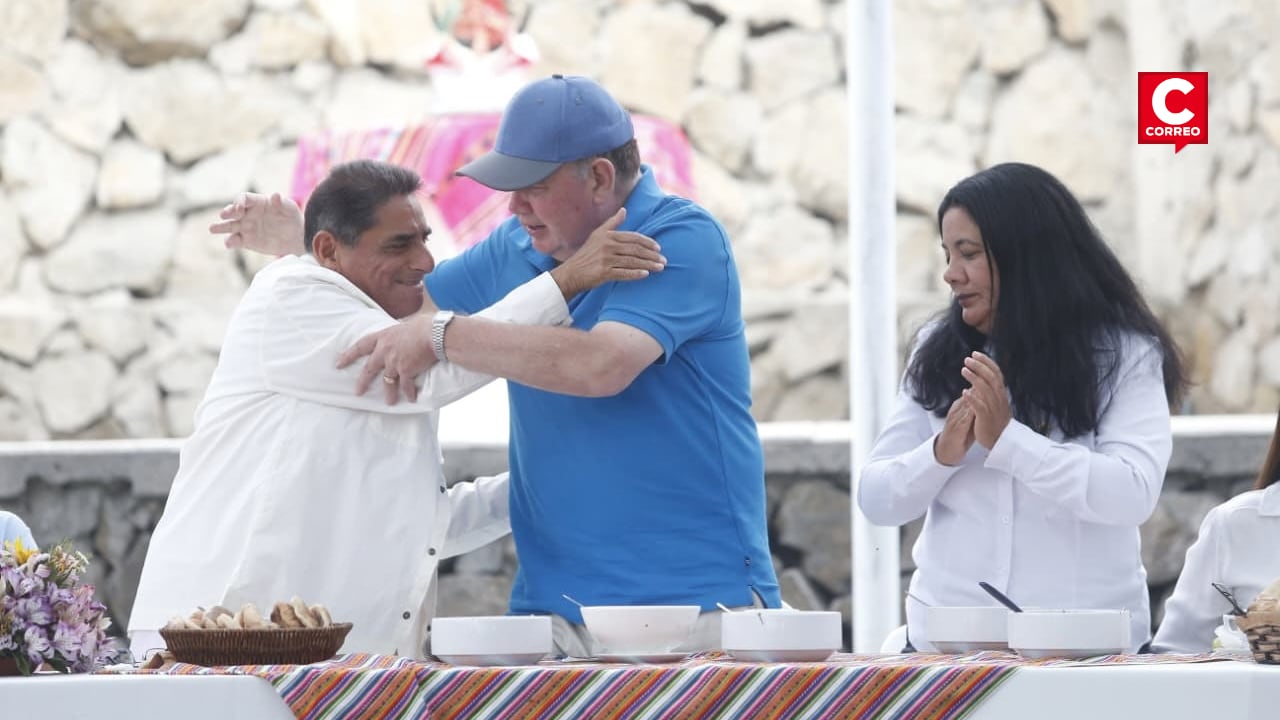 Rafael López Aliaga y Carlos Álvarez compartieron desayuno en San Juan de Miraflores