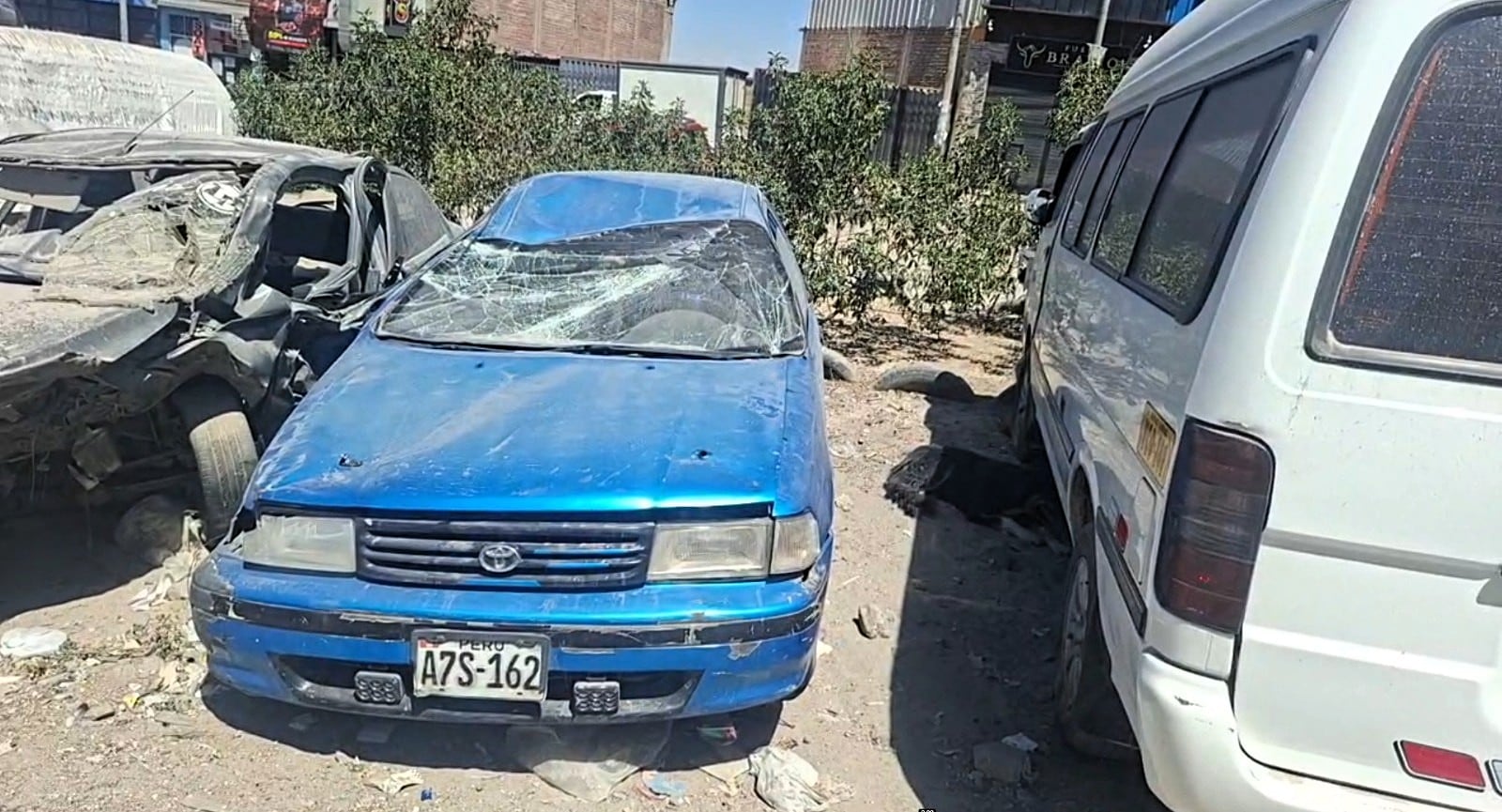 Arequipa: Madre y su bebé se salvan de milagro tras volcadura de auto en Cerro Colorado (VIDEO)